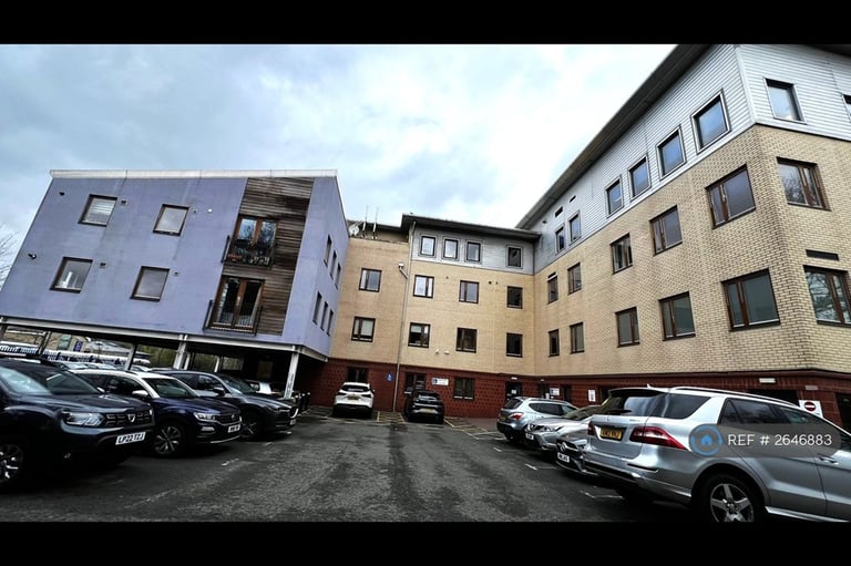 2 bedroom flat in Alexandra Avneue, Harrow, HA2 (2 bed) (#2646883)