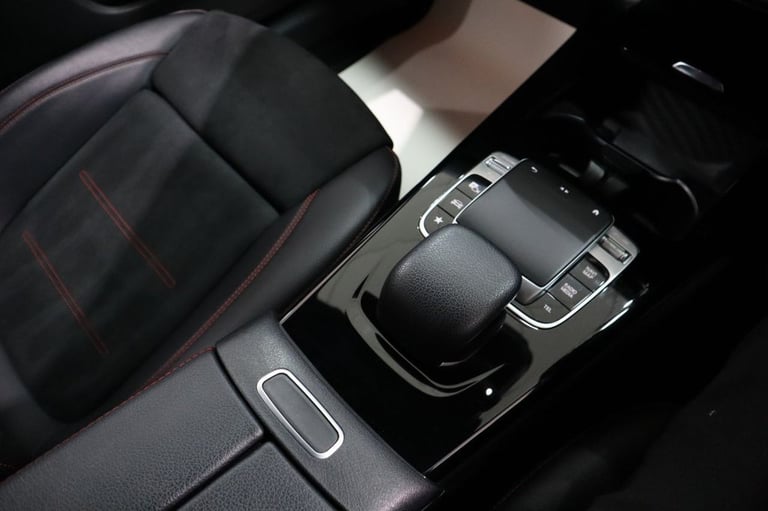 2020 19 MERCEDES-BENZ A-CLASS 1.3 A200 AMG LINE (EXECUTIVE) HATCHBACK 5DR PETROL