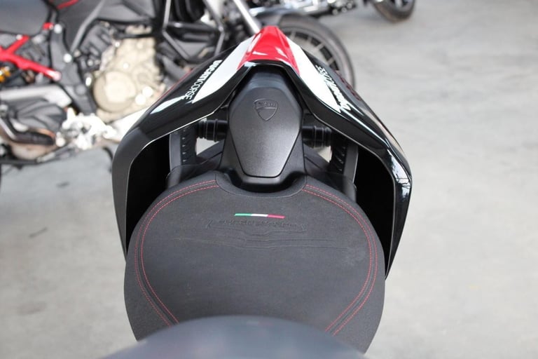 2024 Ducati Panigale V2 Superquadro Final Edition #455/555