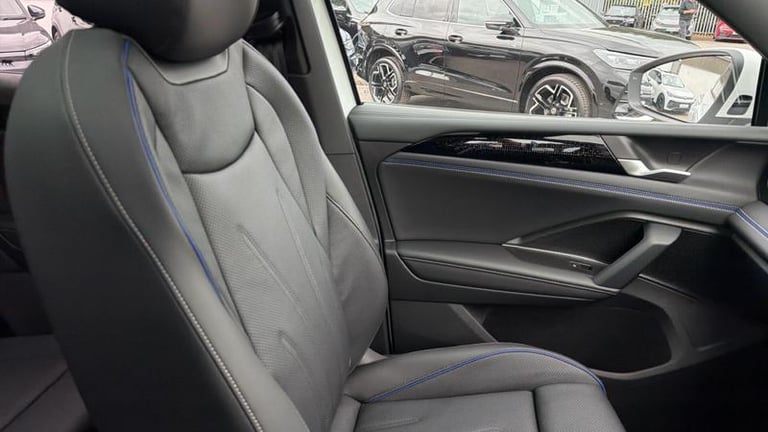2025 Volkswagen Tiguan 1.5 TSI eHybrid R-Line 5dr DSG ESTATE PETROL/ELECTRIC Automatic