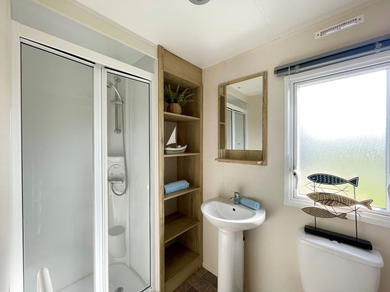 CHEAP STATIC CARAVAN FOR SALE AT BROADLAND SANDS HOLIDAY PARK - 11.5 MONTH OWNER SEASON