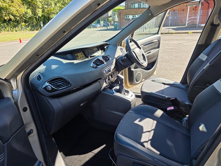 2011 Renault Scenic 1.5 dCi 110 Dynamique TomTom 5dr EDC MPV Diesel Automatic
