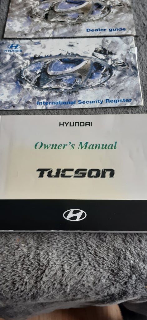 Hyundai tucson hand book pack