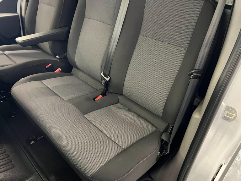 2022 Renault Master LH35dCi 135 Business High Roof Van PANEL VAN DIESEL Manual
