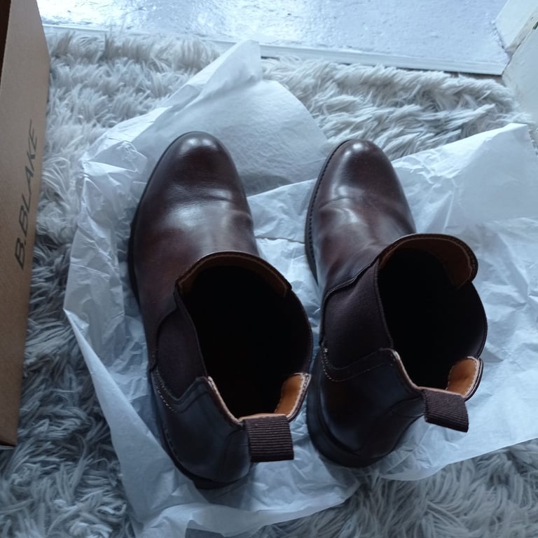 Men Chelsea boots, dark brown, UK 7