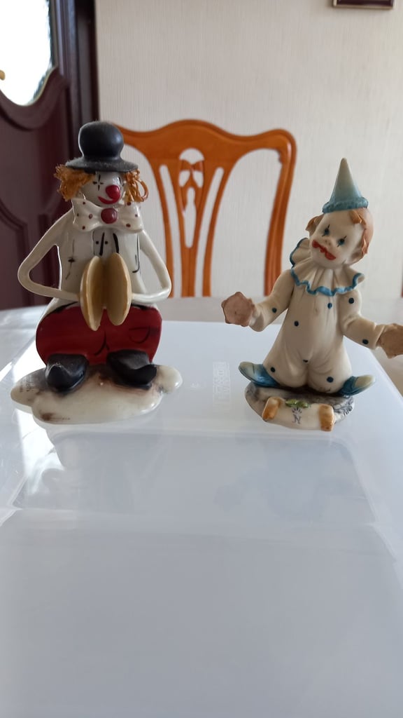 image for Capodimonte Clowns x 2. 
