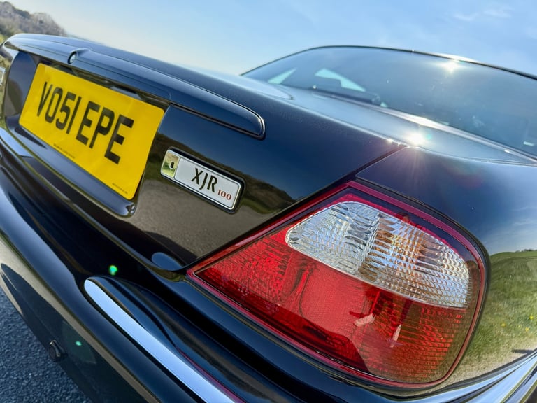 2002/51 JAGUAR XJR 100 SUPERCHARGED / ONE OF 82 IN THE UK / TWO OWNERS FROM NEW 