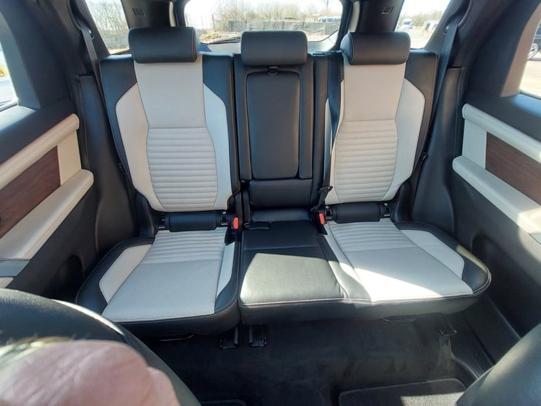 2020 70 Land Rover Discovery Sport P300e HSE R-Dynamic 1.5 Hybrid Auto PHEV