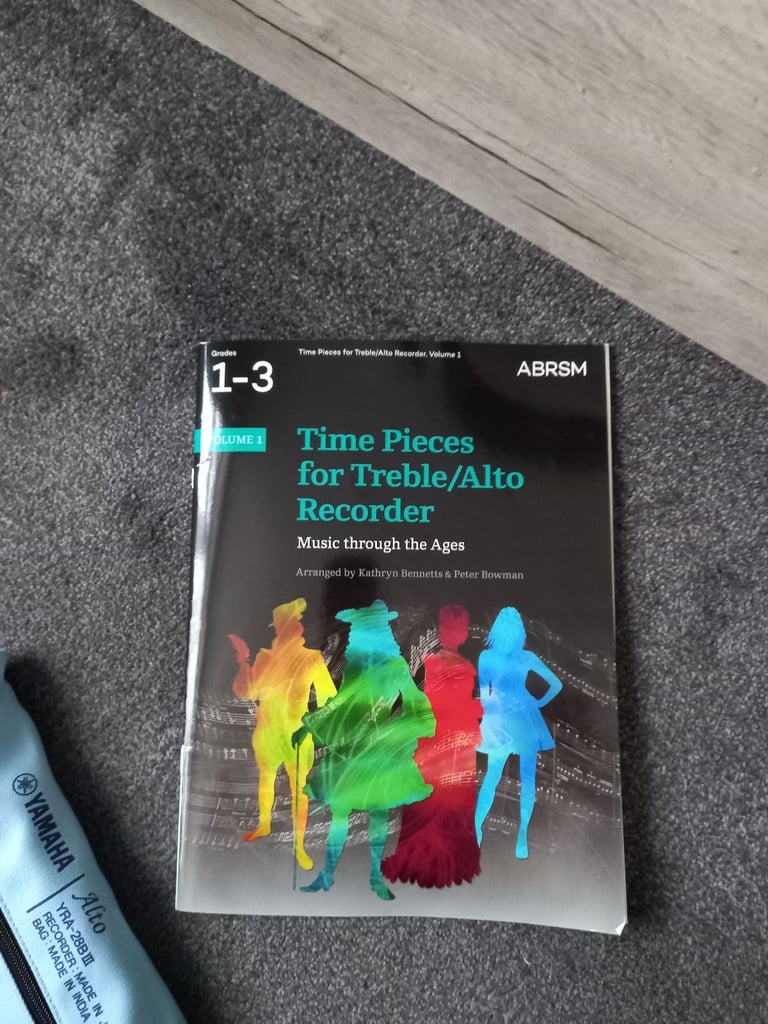 Yamaha Treble/Alto Recorder and 3 books