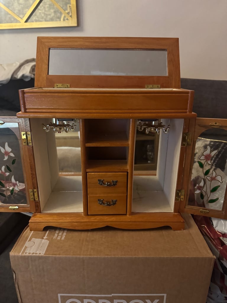 image for Beautiful Jewellery Box 