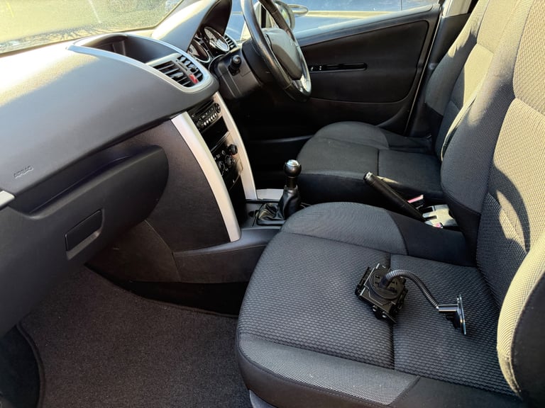 Ford, FOCUS, Hatchback, 2011, Manual, 1596 (cc), 5 doors