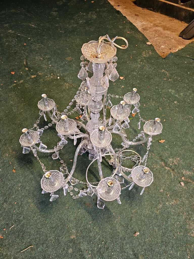 Vintage style chandelier 