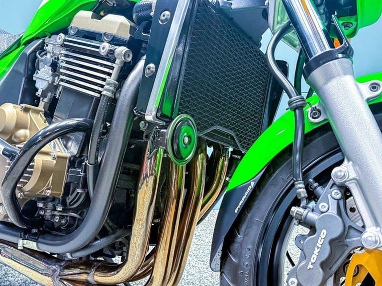 2007 07 KAWASAKI ZRX1200 R 1164CC - 714 MILES - RARE COLLECTOR BIKE - LOW MILES