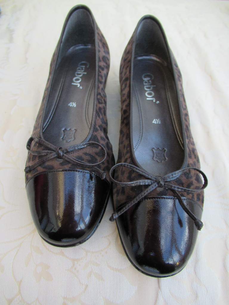 Ladies 'Gabor' animal print (leopard) patterned flat Brown shoes. Size 4.5 