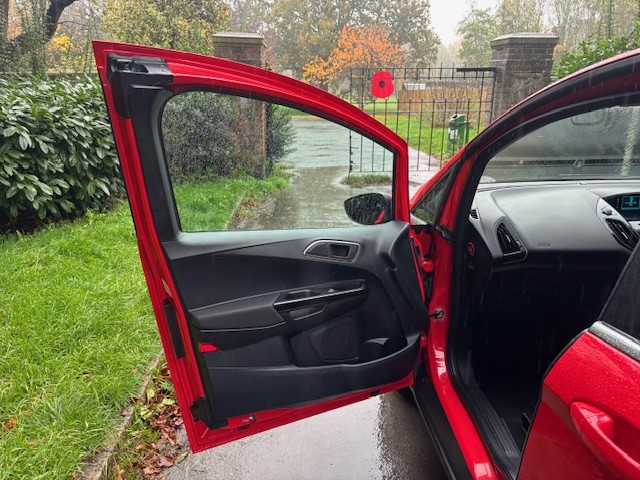 FORD B-MAX 1.5 TDCi Zetec Red Manual Diesel 2015