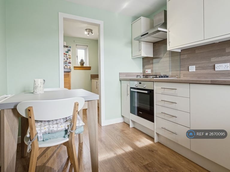 2 bedroom flat in Dean Road, Bo'ness, EH51 (2 bed) (#2670095)