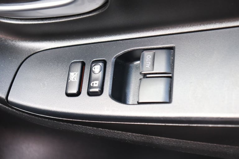 2019 Toyota Yaris 1.5 VVT-i Icon Tech 5dr HATCHBACK PETROL Manual
