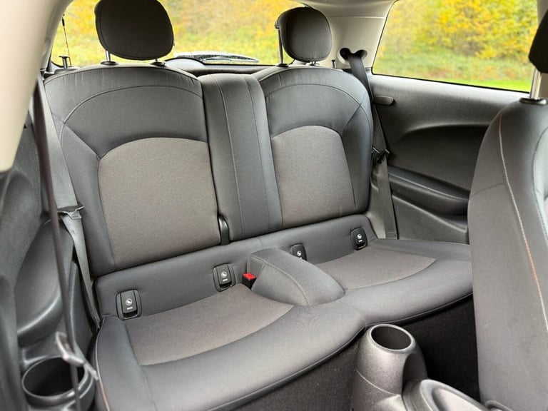 2017 67 MINI HATCH 1.5 COOPER HATCHBACK 3DR PETROL AUTO EURO 6 (S/S) (136 PS)