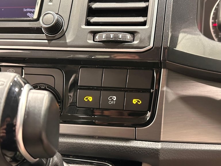 2019 Volkswagen Caravelle 2.0 TDI BlueMotion Tech SE MPV 5dr Diesel DSG Euro 6 (s/s) (150 ps) MPV...