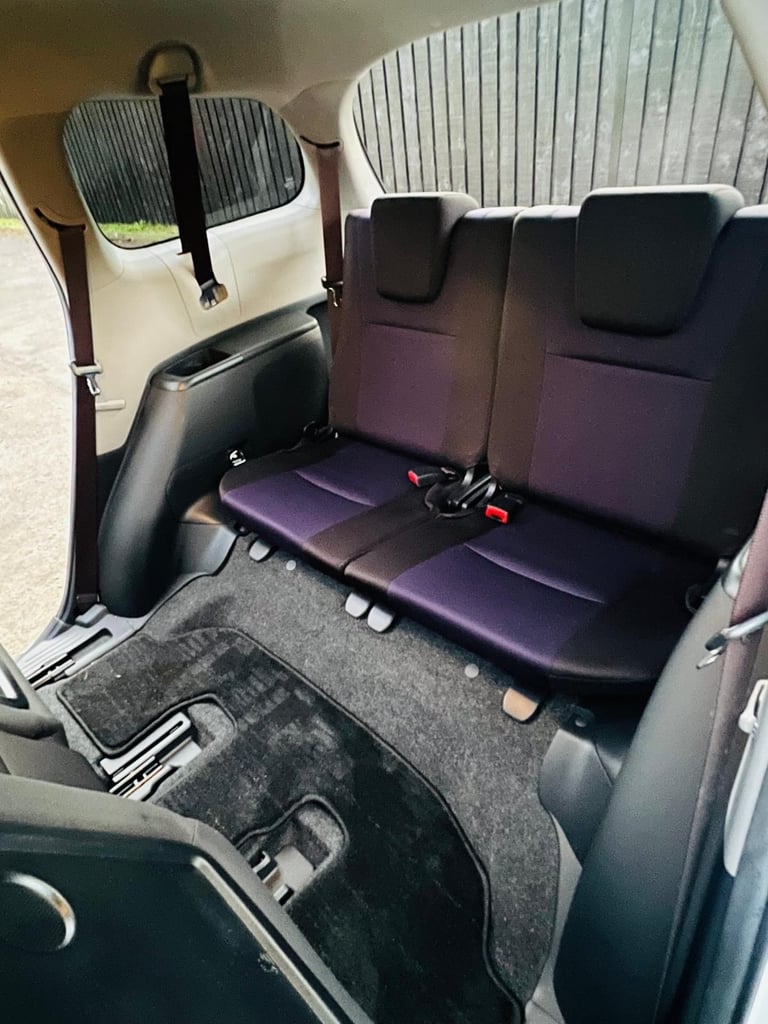 Toyota wish 2013 7 seats white petrol atomatic ulez 1.8