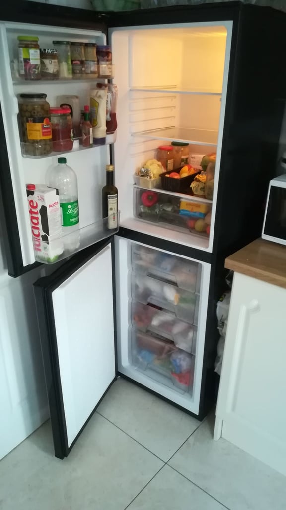 Middle bedroom for rent