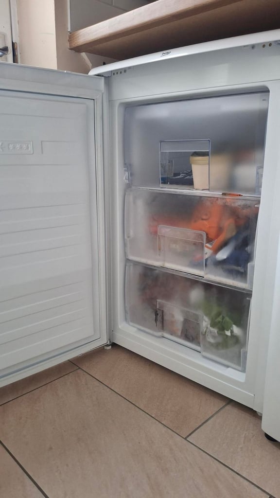 BEKO Under Counter Freezer - Model No: UFF584APW