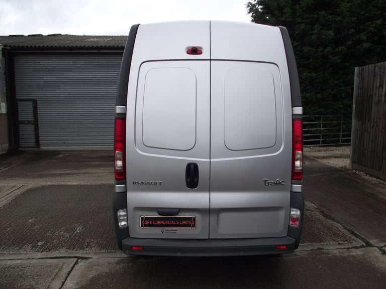 Renault Trafic Vauxhall Vivaro High roof LWB van sat nav