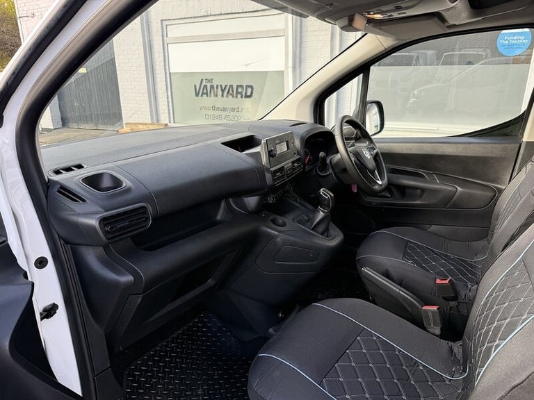 2020 Vauxhall Combo 2300 1.5 Turbo D 100ps H1 Sportive Van PANEL VAN DIESEL Manual