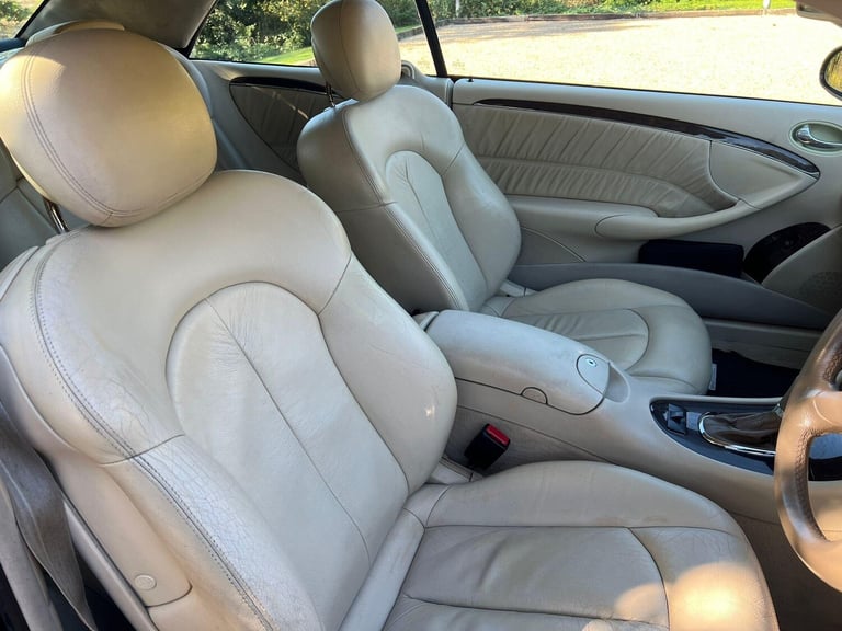 2006 Mercedes-Benz CLK 3.0 CLK280 Elegance Cabriolet 7G-Tronic 2dr CONVERTIBLE Petrol Automatic