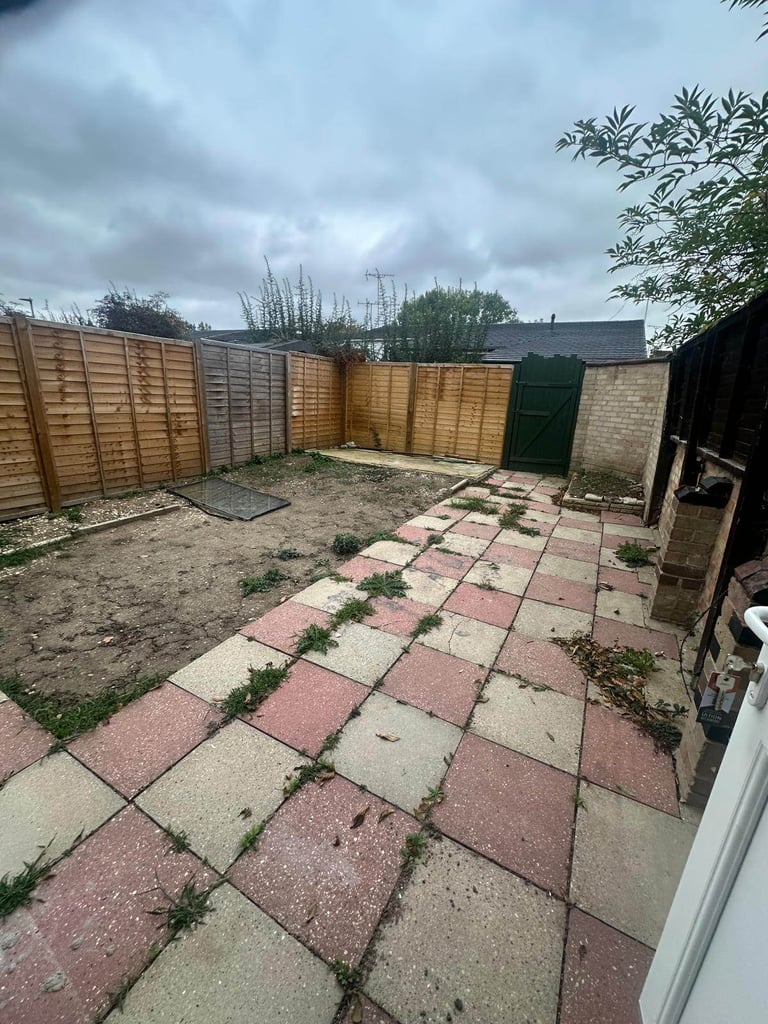 Spacious 3 Bedroom with 2 Reception House Available To Let In Romford (SS13 3PD)