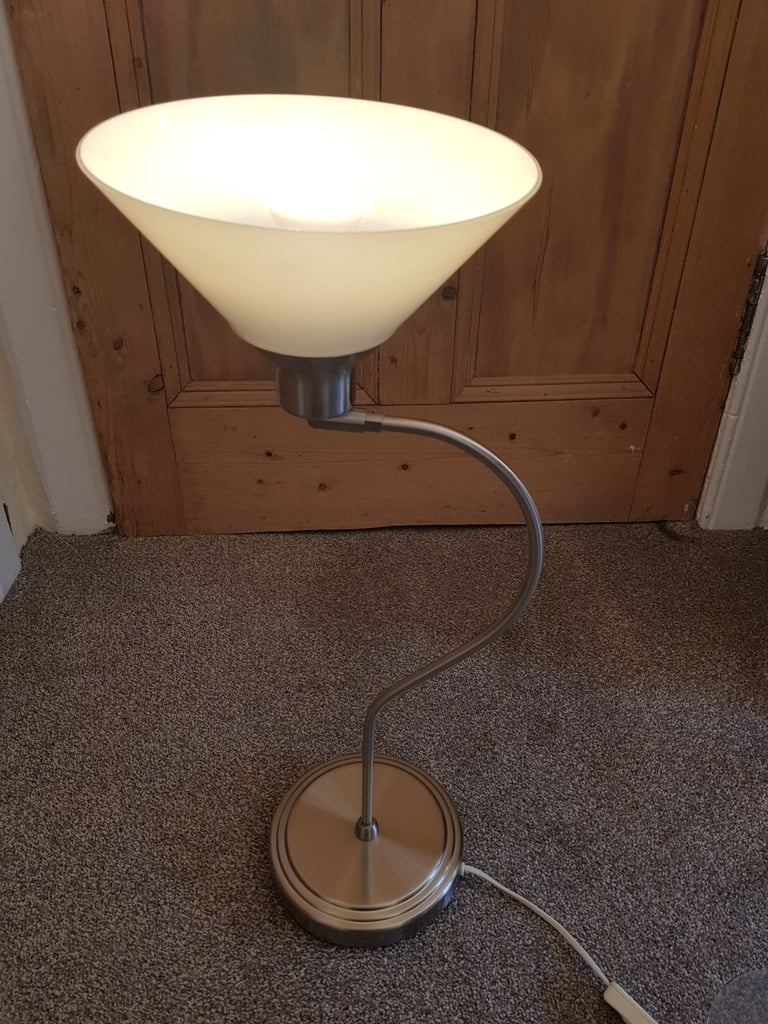 Table lamp