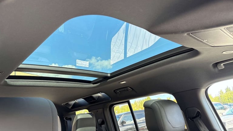 2021 Land Rover Defender 3.0 D300 X-Dynamic HSE 110 5dr Auto [7 Seat] ESTATE DIESEL Automatic