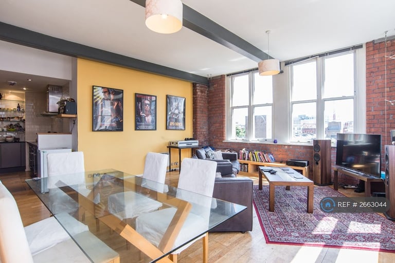 2 bedroom flat in Church Street, Manchester, M4 (2 bed) (#2663044)