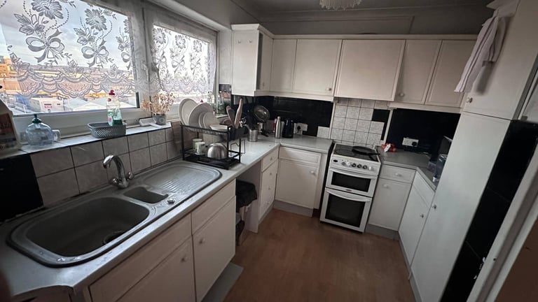 Spacious one bed flat with good privacy and grand view of London