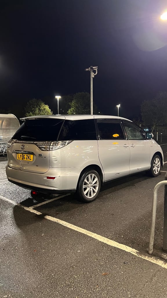 2006 Toyota estima 7 seater HYBRID 2.4 AUTOMATIC Ulez free