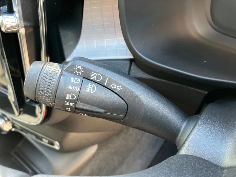 2019 Volvo XC40 1.5 T3 Momentum Pro 5dr Estate PETROL Manual