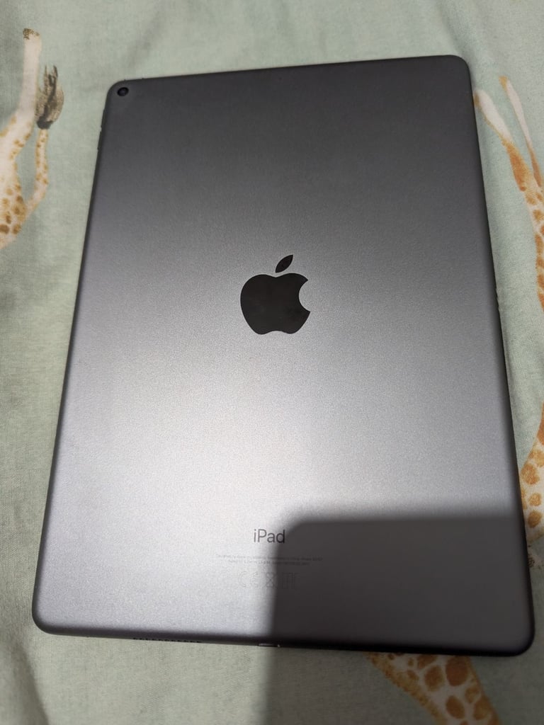 APPLE IPAD AIR 3RD GEN 64GB 10.5 inch WIFI TABLET INC SCREEN PROTECTOR + CASE LATEST IOS 18.7