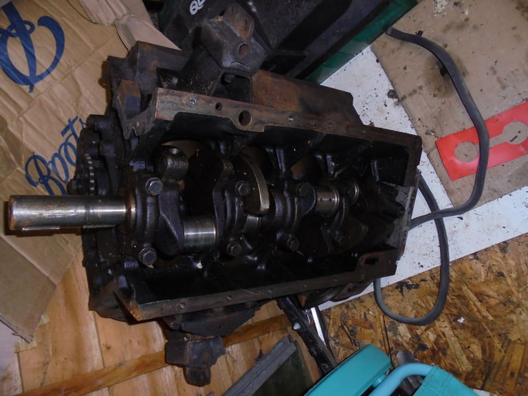 Triumph Stag block, crank, jackshaft.