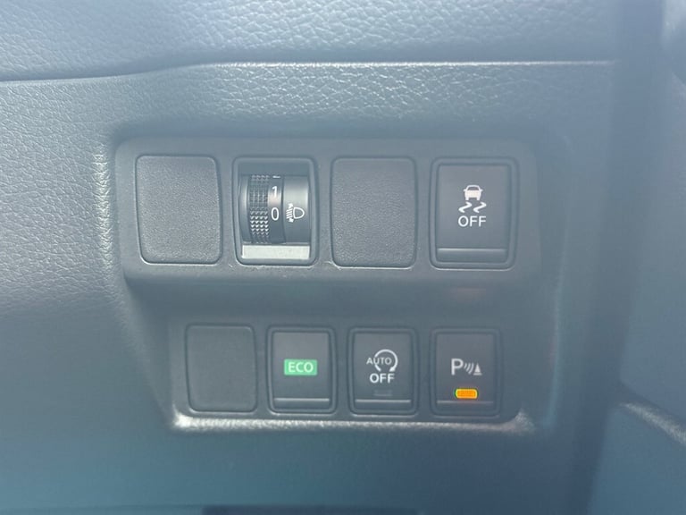 2014 Nissan Qashqai 1.6 dCi Acenta Premium SUV 5dr Diesel XTRON 2WD Euro 5 (s/s) (130 ps) SUV Die...