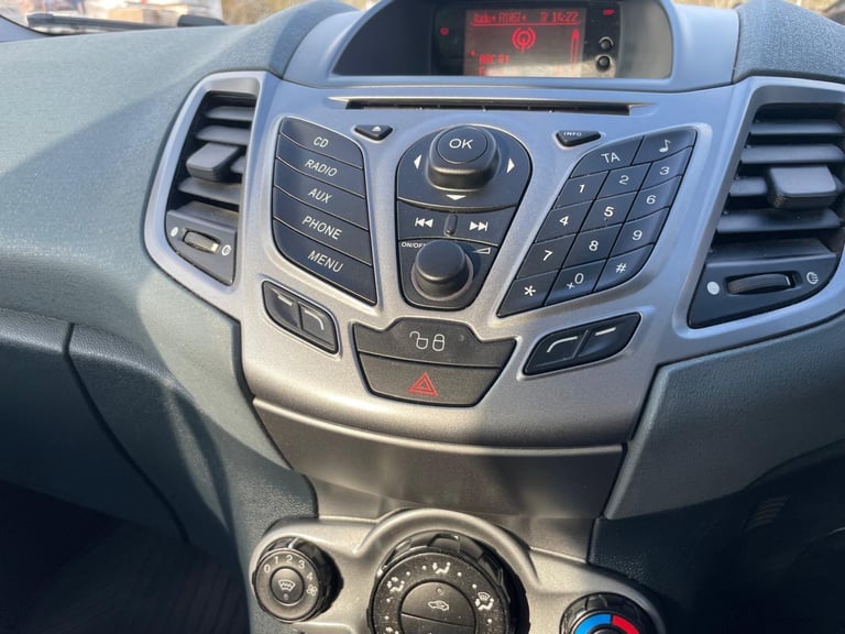 FORD FIESTA 1.4 STYLE+ 59 REG GREEN 5 DOOR 12 MONTHS MOT TAX £195 LOW INSURANCE 48+MPG