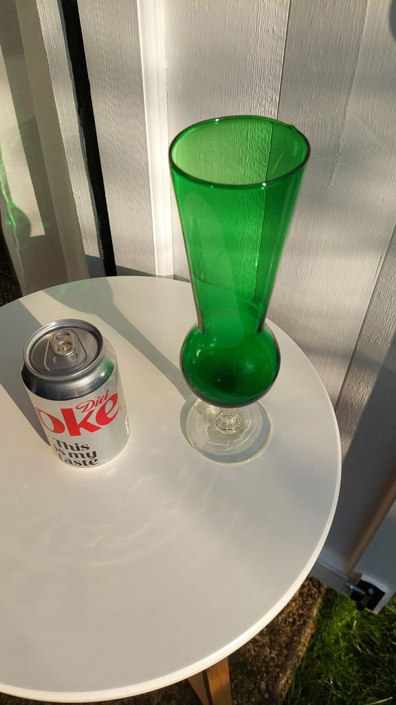 ANTIQUE GREEN COLOURED GLASS VASE 