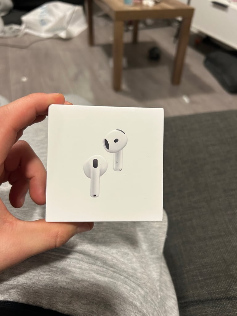 AirPods 4 noise cancellation 