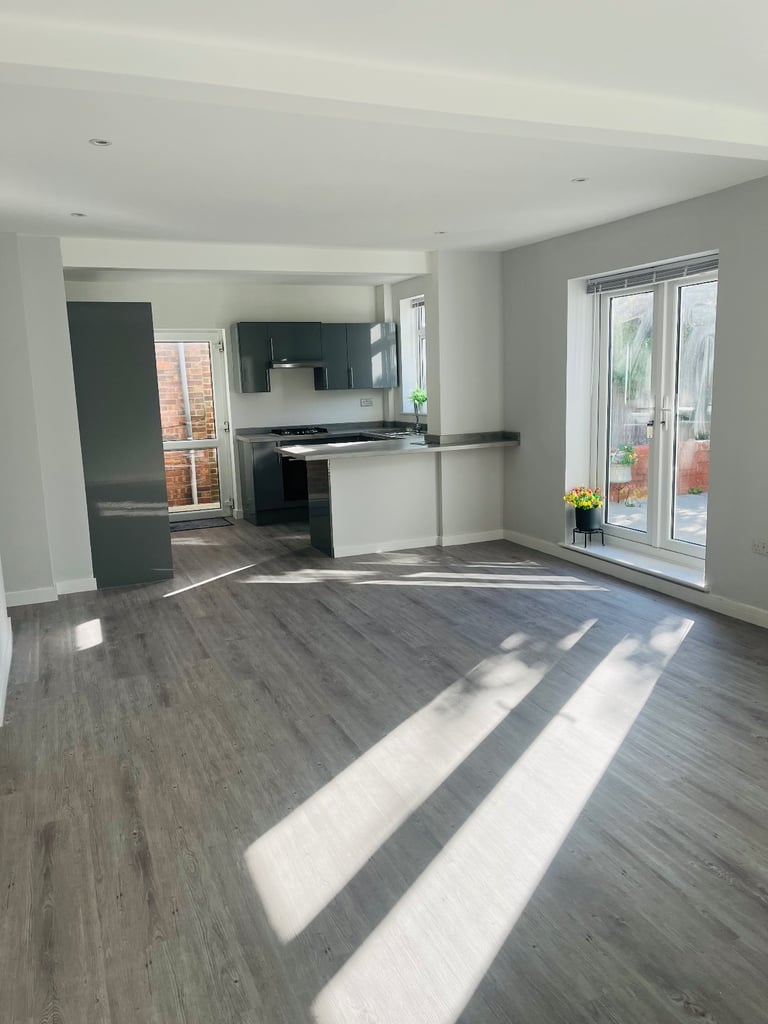 4 Bedroom chalet bungalow , Margery Road, Hove BN37GQ