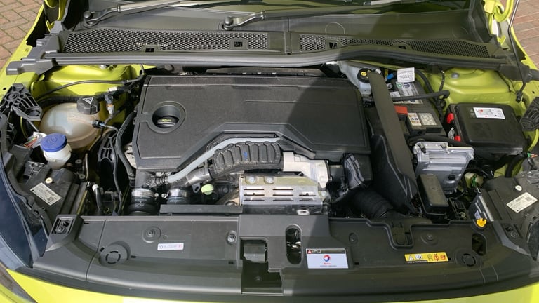 2024 Peugeot 208 1.2 HYBRID GT Hatchback 5dr Petrol Hybrid e-DSC6 Euro 6 (s/s) (136 ps) Hatchback...