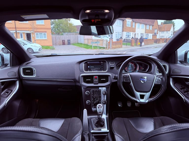 Volvo V40 D2 2013 (63) - FSH - Panoramic Roof - Rear Camera - Drives perfectly
