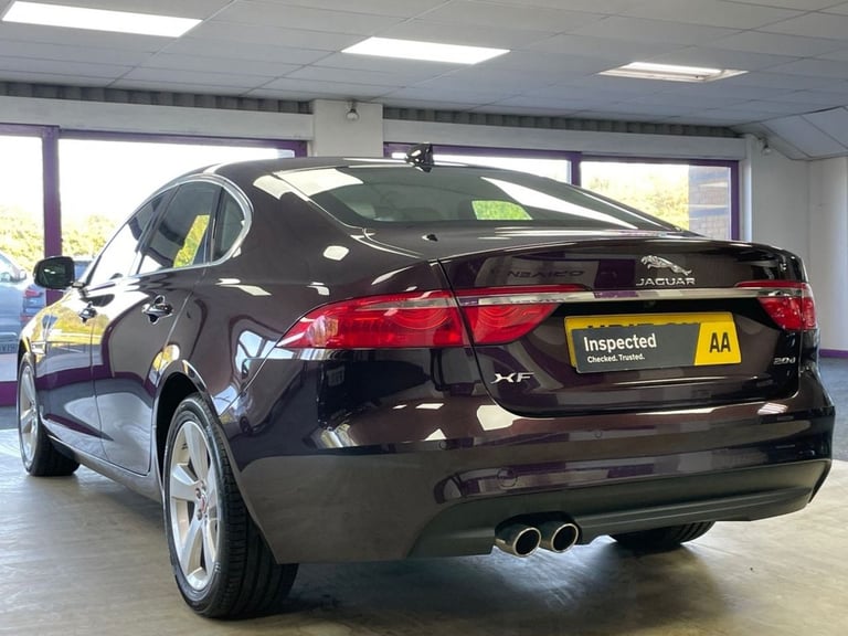2017 Jaguar XF 2.0d Portfolio Saloon 4dr Diesel Auto Euro 6 (s/s) (180 ps) Saloon Diesel Automatic