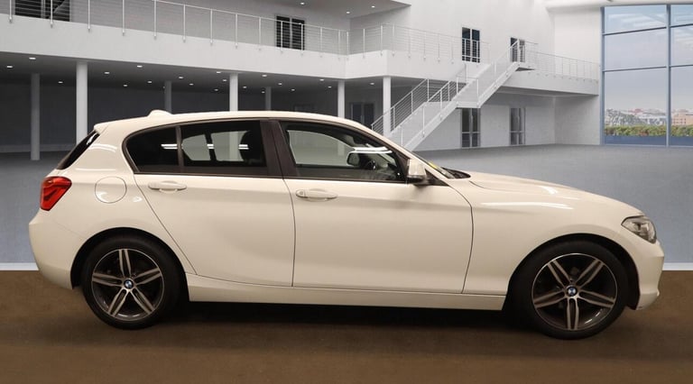 2016 BMW 1 Series 118i [1.5] Sport 5dr [Nav] HATCHBACK PETROL Manual
