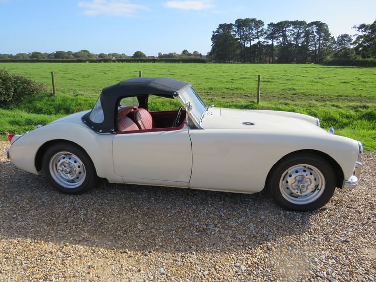 1959 MG MGA ROADSTER Convertible Petrol Manual