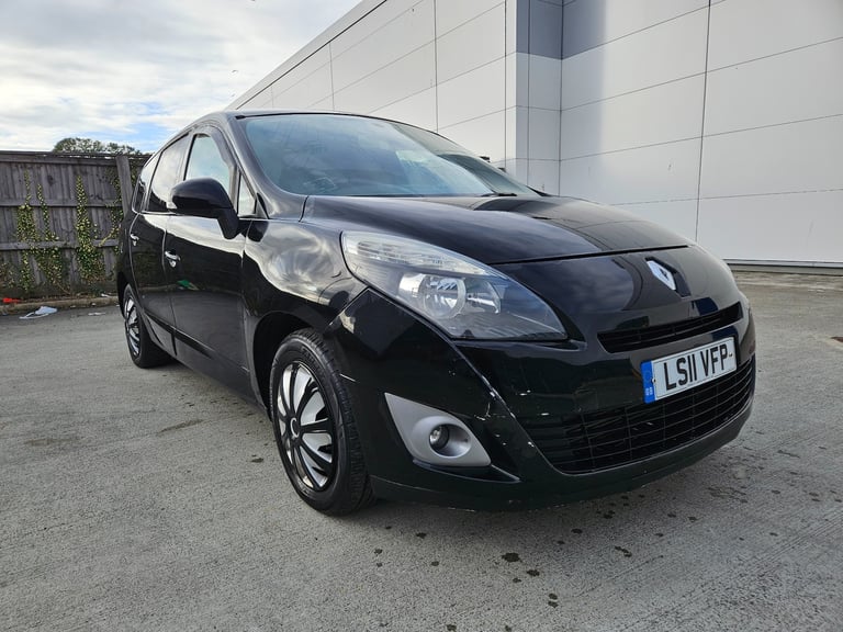 2011 Renault Grand Scenic EXPRESSION DCI EDC 5-Door Diesel