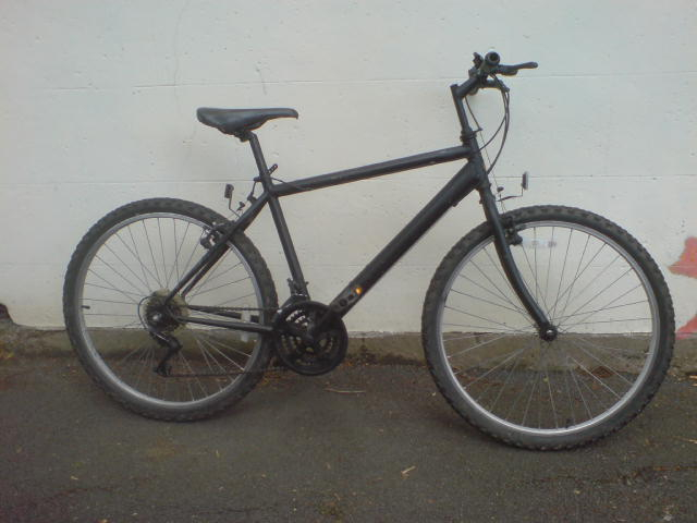 SOLID ALL TERRAIN RALEIGH BIKE READY TO RIDE AWAY